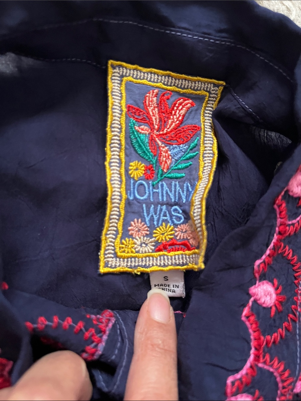 Johnny Was size small Slim Audrey Tunic Navy Embroidered Floral Tunic - Picture 7 of 12